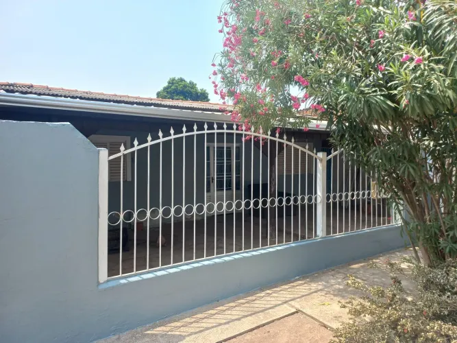 Casa no Osmar Cabral vendo com facilidade de negociação, ou troco pela região