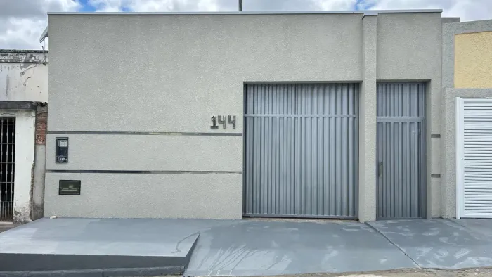 Lojão Comercial- Pé direito alto, com banheiro Acessível Pode ser