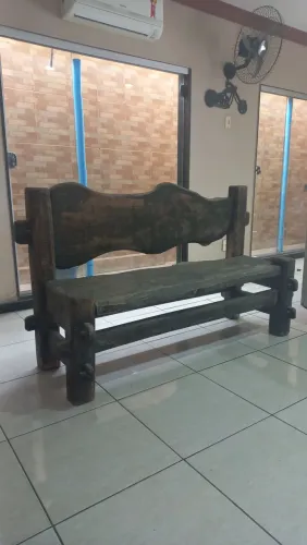 Banco rústico