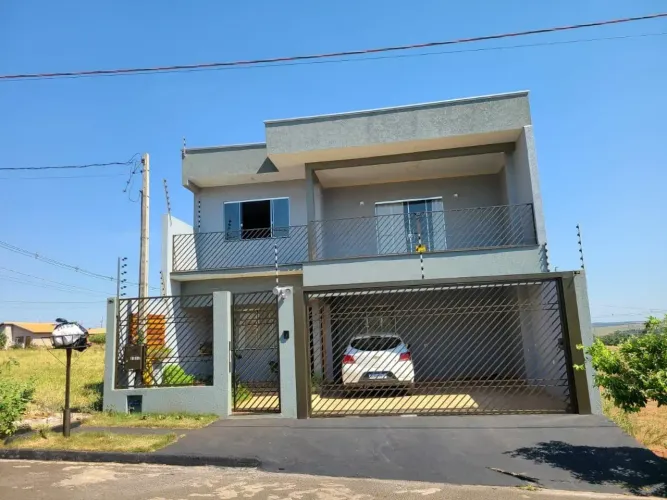 SOBRADO SEMI-MOBILIADO PARA VENDA COM 3 DORMITORIOS EM TAPEJARA - PR