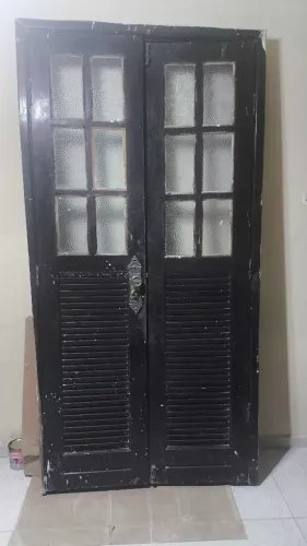 Vendo porta e janela jatobá