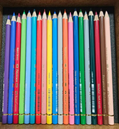 Lápis de cor polychromos e carand'ache