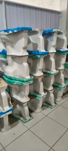 Vaso sanitário quadrado com caixa 
