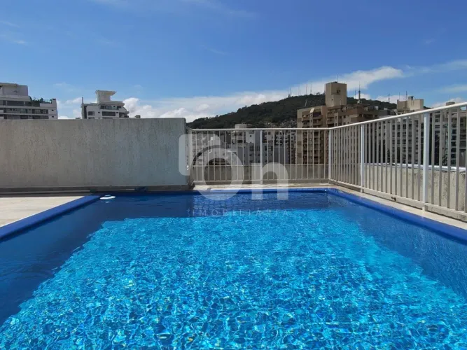 Cobertura duplex de 5 dormitórios no Centro