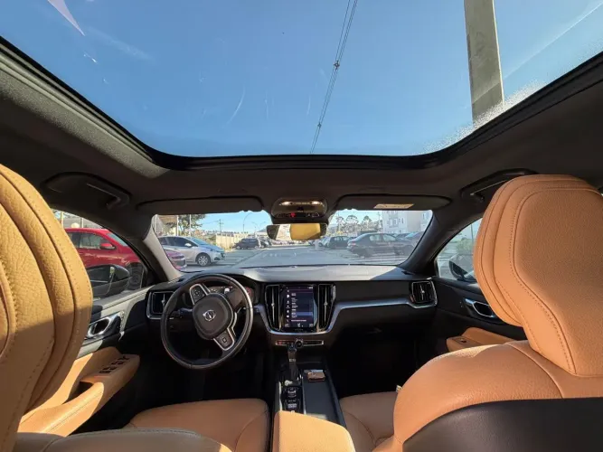 Volvo V60 T-5 Momentum 2.0 245cv 5P 2020