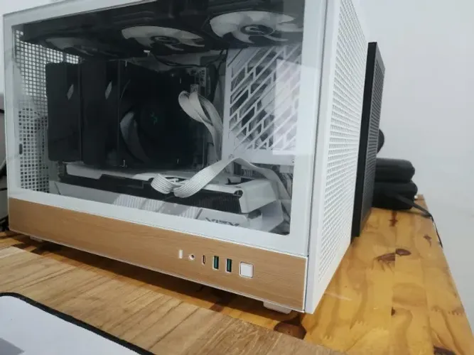 PC Gamer High-End - Ryzen 7 5700X | RX 7800 XT 16GB | 32GB RAM | 8TB Armazenamento
