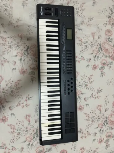 Controlador midi Axiom 61 M-Audio