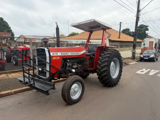 Trator Massey Ferguson 275 série 300 ano 1987 