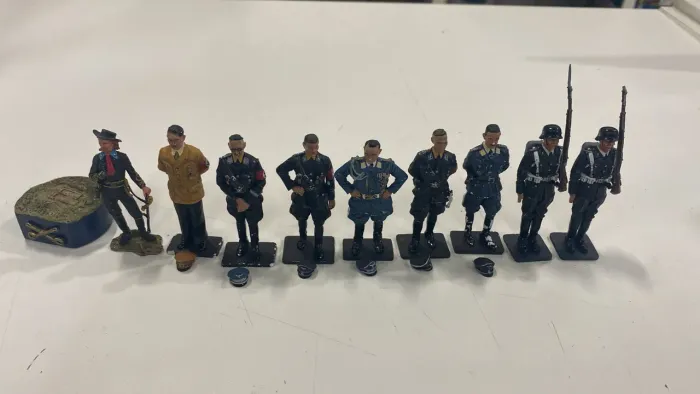 Figuras de chumbo 1/30. No estado. Unidade.