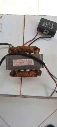 Transformador de Alta Voltagem 220v 60Hz