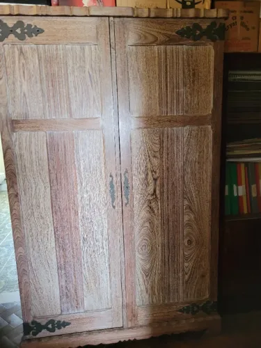 Armário ANTIGO com 2 portas - Madeira nobre (Sucupira) - Vintage