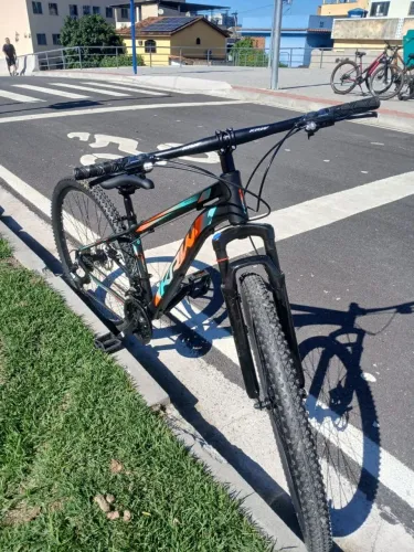 Bicicleta KRW Aro 29 Alumínio 24 Marchas Freio a Disco - Linda e Impecável!