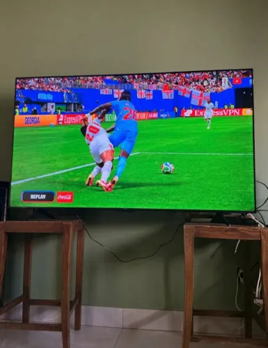 TV TCL 4K Android 65 polegadas Comando de voz