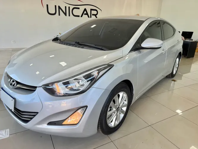 Hyundai Elantra GLS 2.0 16V Flex Aut. 2015