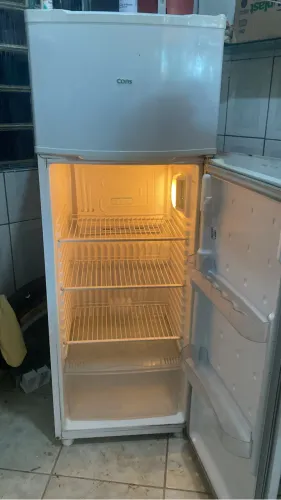 Vendo geladeira funcionando perfeitamente 