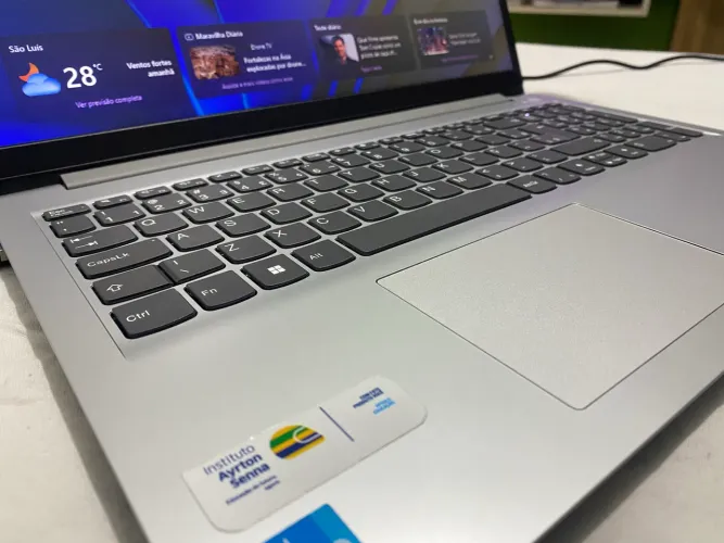 Notebook Lenovo IdeaPad - Impecável | USADO POUQUÍSSIMAS VEZES! | Na Caixa + NF + Garantia