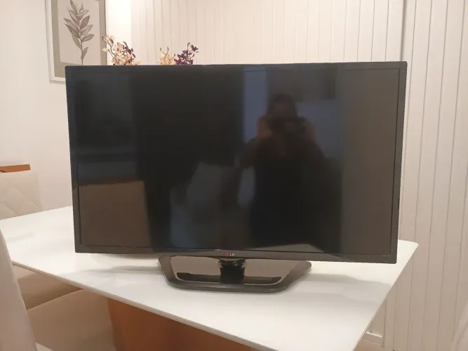Tv LG 39 polegadas smart antiga. Alguns aplicativos não rodam nela (Netflix por exemplo).