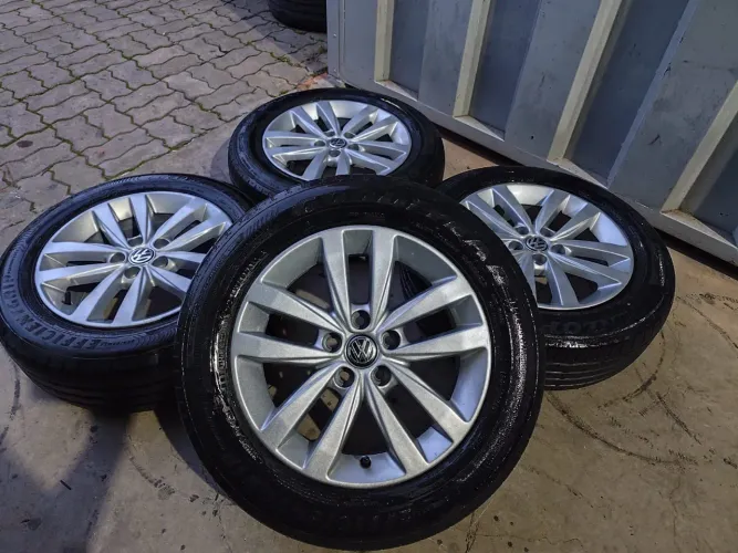 Rodas aro 15" 5x100 Originais VW Fox+ Pneus 185/65 R15"- Aceito Cartão 