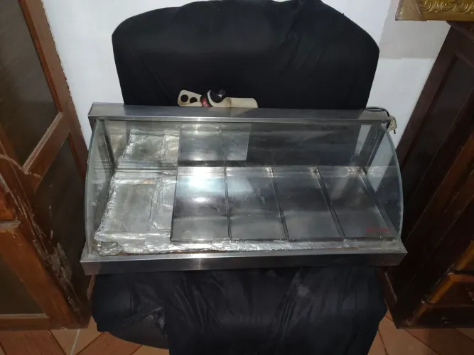 Vende-se uma estufa