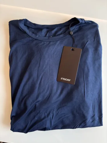Camiseta Insider