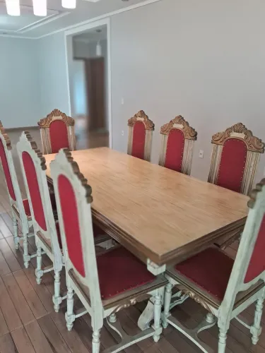 Mesa de jantar madeira Carvalho bege ,macissa madeira pura trabalha da em patina.