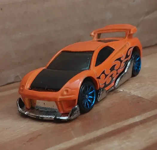 carrinho Hot Wheels MS-T Suzuka bem conservado