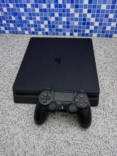 Ps4 slim 500gb 2 controle + 6 jogos
