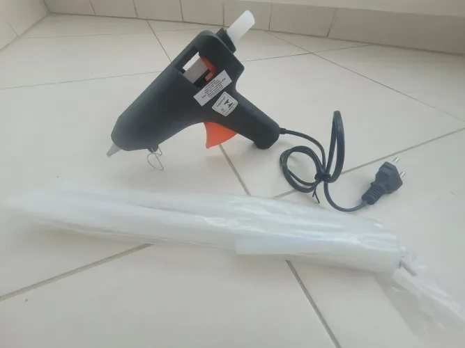 Pistola cola quente