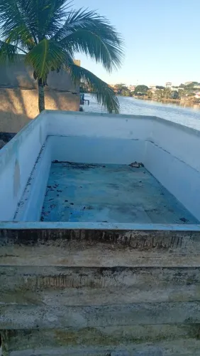 Vendo piscina de fibra usada medindo 6x3 com 1,40 de fundo valor 3 mil não entrego