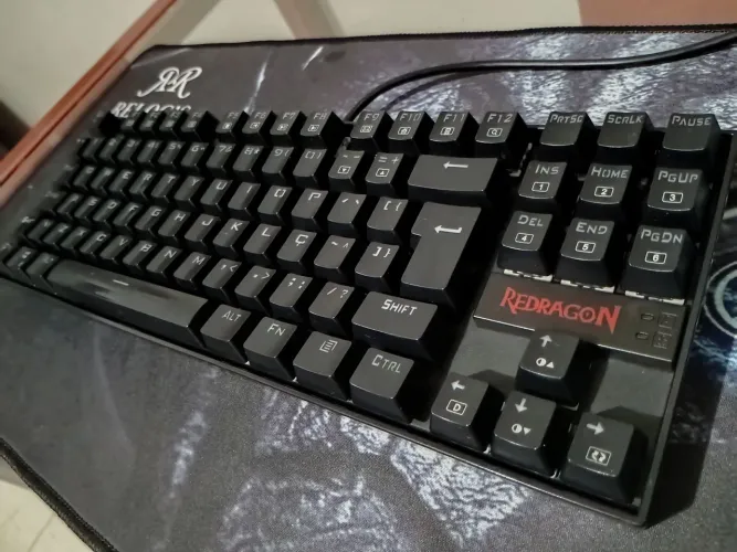 Teclado mecânico RedDragon Kumara RGB K522 RGB-1