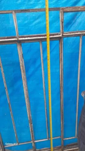Janela de ferro 1,40lar x 1,60alt