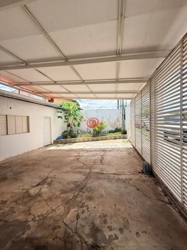 Casa com piscina Condomínio Recanto no Recanto dos Pássaros