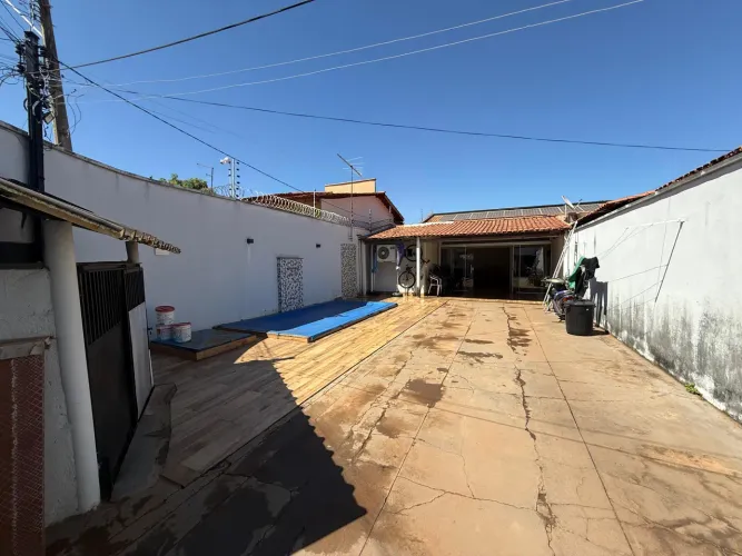 Casa com Piscina, Energia Solar e 2 Kitnets para Renda à Venda na 1006 Sul Palmas/TO