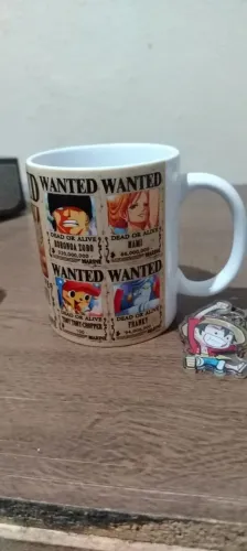 Caneca Porcelana Skin One Piece + Chaveiro