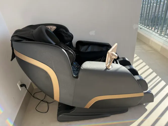 Cadeira de Massagem Dubai Gravidade Zero Novíssima