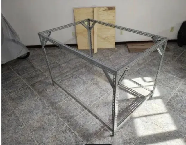 Mesa Industrial de corte 1.5 x 1.0 para uso diverso, toda desmontada (20 peças) parafusos