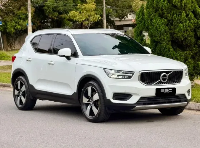 Volvo XC40 XC 40 T-4 Momentum 2.0 190cv FWD 2020