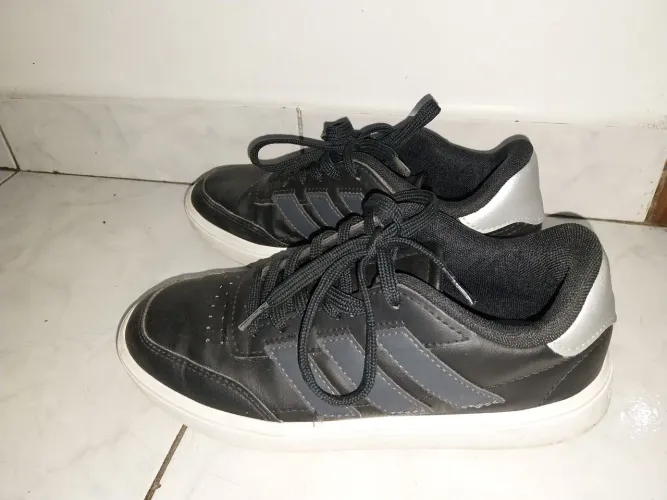 Tênis Adidas n°35