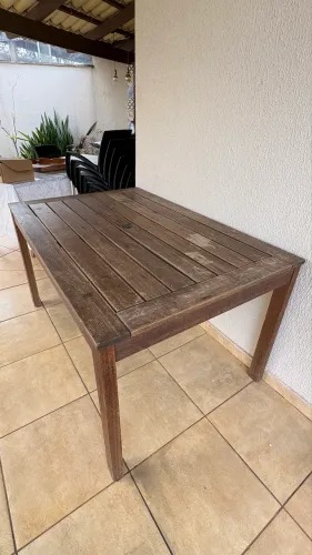 Mesa de madeira 4 lugares