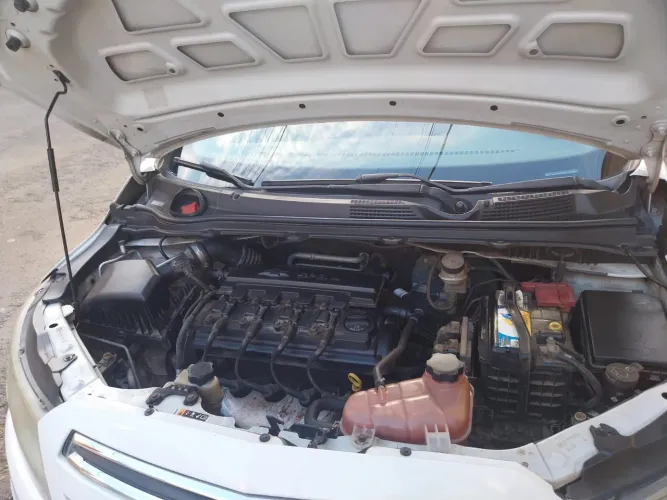 Chevrolet Onix Hatch LTZ 1.4 8V Flex Power Mec. 4P 2014
