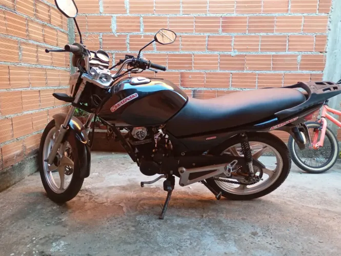Vendo moto Kasinski Comet 150 usada.