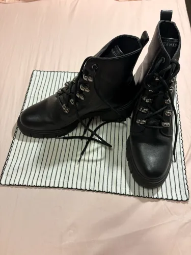 Vendo Coturno Preto número 39