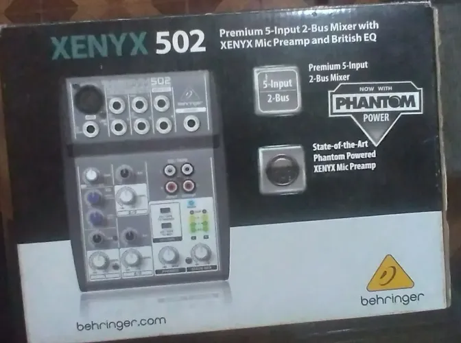 Mesa de Som Behringer Xenyx 502 Nova na Caixa - 5 Entradas + Phantom Power