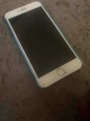 Para retirada de peças. Vendo iPhone 6plus bateria 70%, não atualiza.