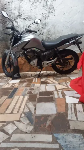 Vendo ou troco por carro fan 160 2023 primeiro dono manual chave reserva 