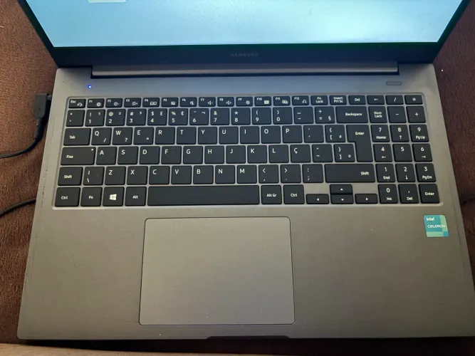 Notebook Samsung 15.6 Cel-6305 4GB 128GBSSD W10PRO
