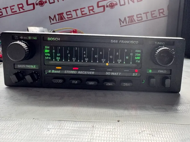 Auto radio com Bluetooth Bosch San Francisco 50watts 4 canais na promoção 