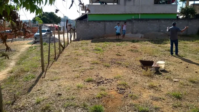 Vende-se Terreno em Leopoldina