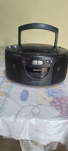 Rádio portátil Aiwa tudo funcionando