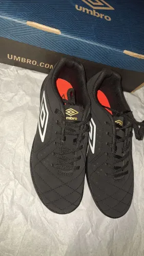 Chuteira Spciety Umbro Neo Striker II Unissex N° 37